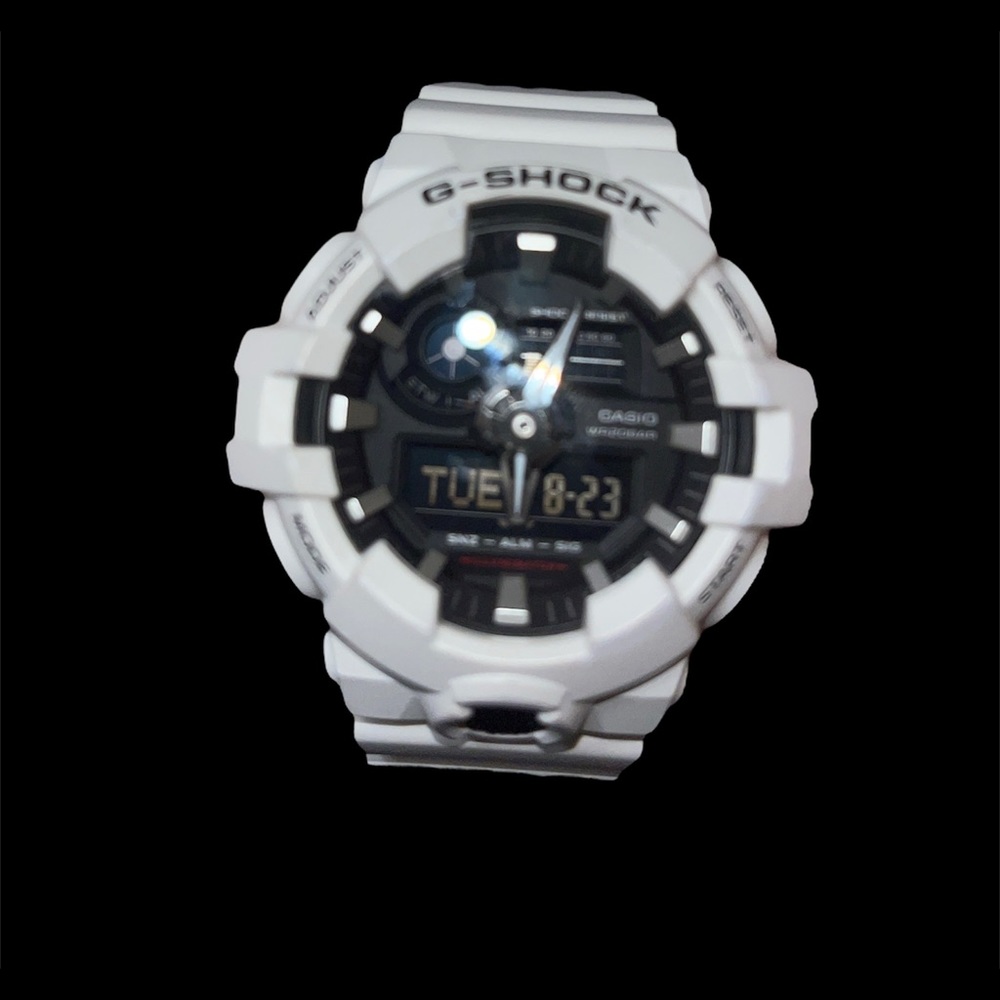 Mens white G-Shock GA-700, water resistant, stainless steel watch